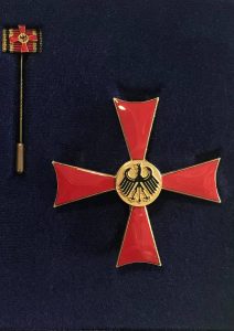 Cruz del mérito de la República Federal de Alemania a Juan Gutierrez