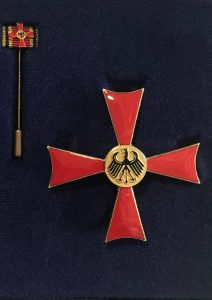 Cruz del mérito de la República Federal de Alemania a Juan Gutierrez